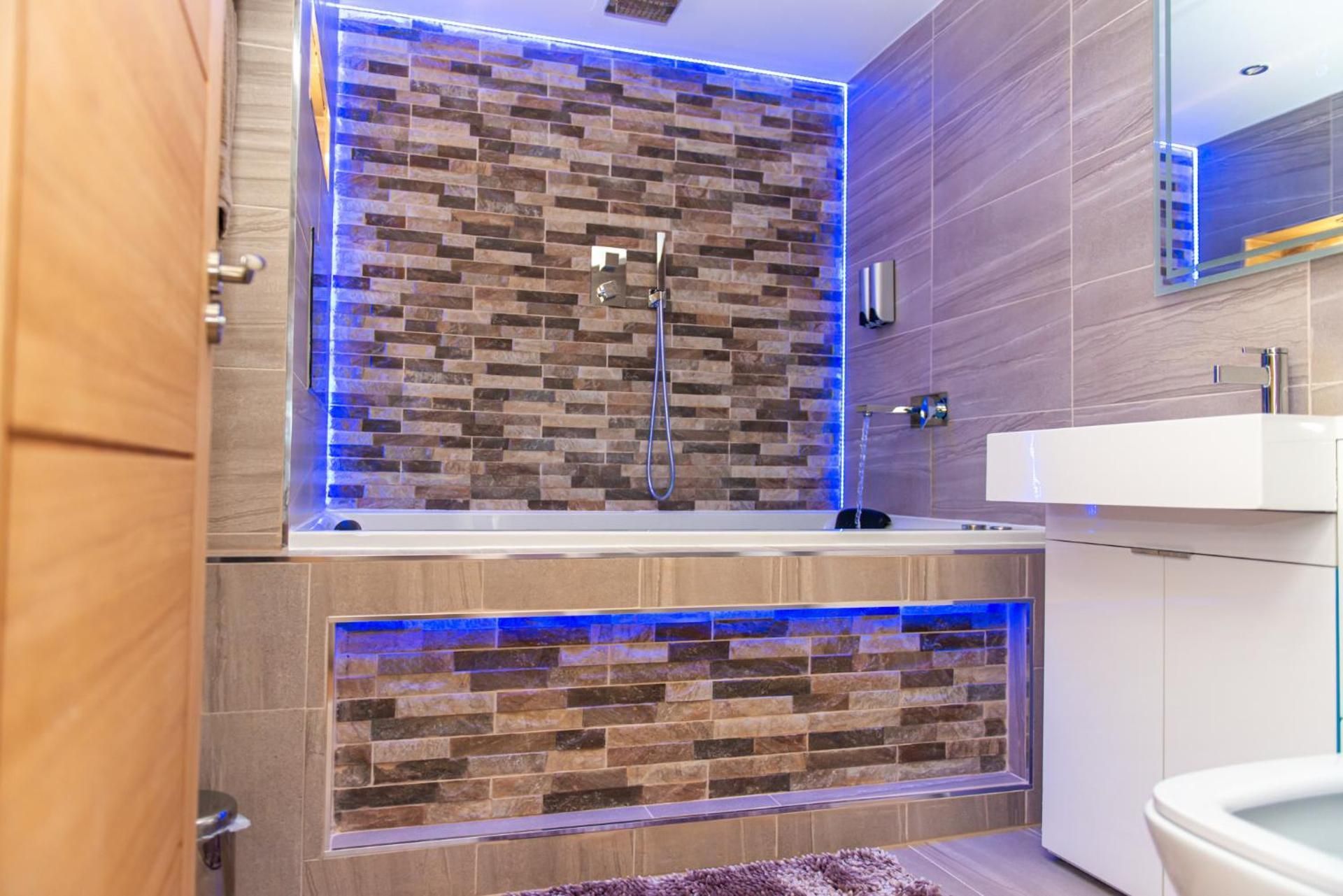 Optimal Apartments Two-Bedroom Apartment 2