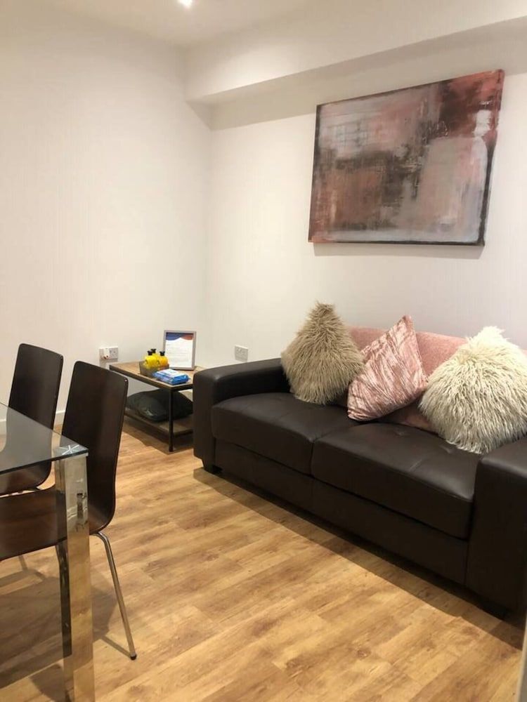 Lovely 4-bed House in Anfield all En-suite,