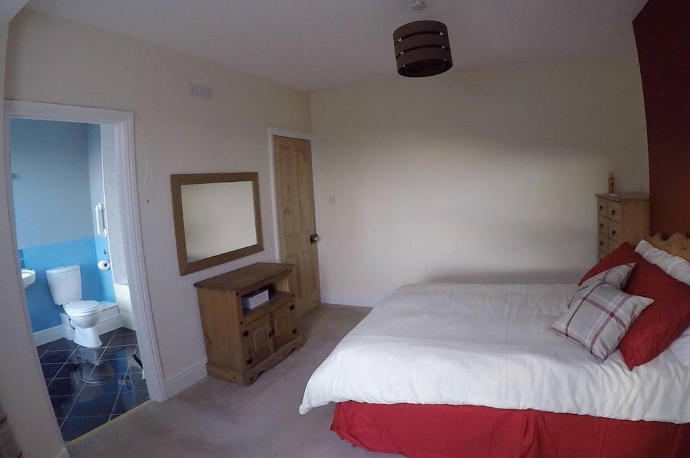 House, Multiple Beds
