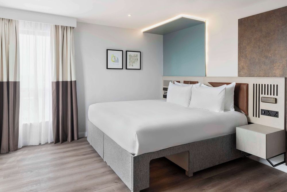 Room, 1 King Bed, Balcony