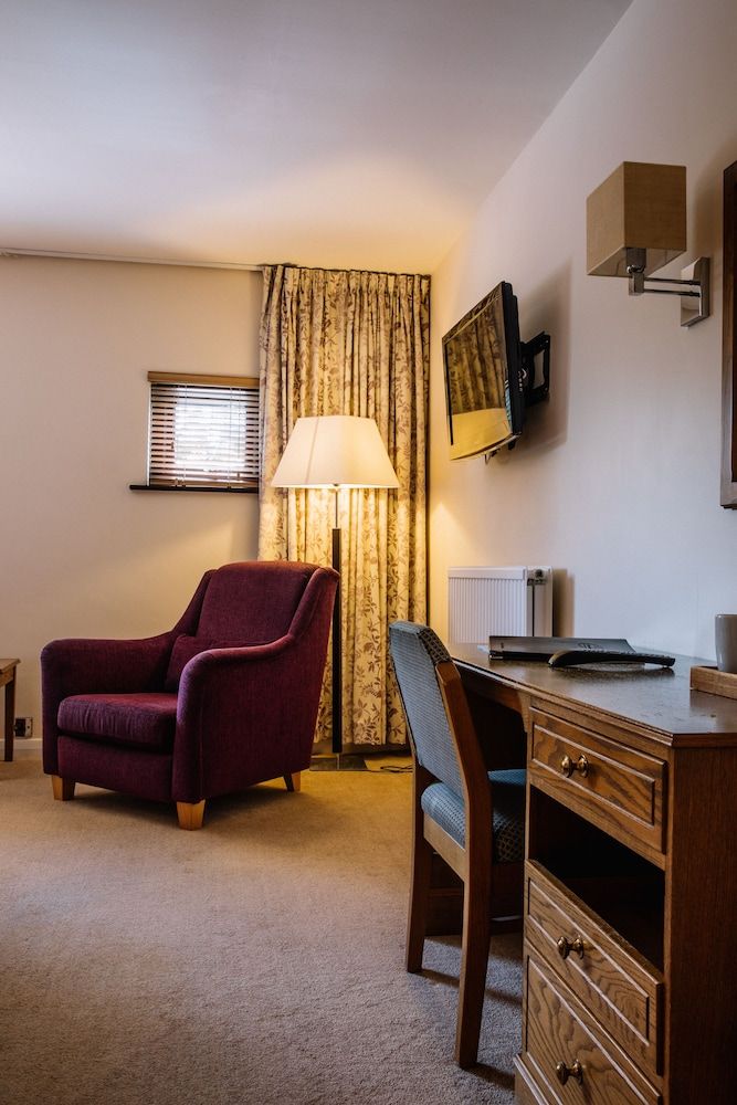 Crooklands Hotel Deluxe Double Room 8