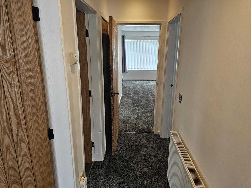 Modern, Spacious Walking Distance to Castle & Town House 14