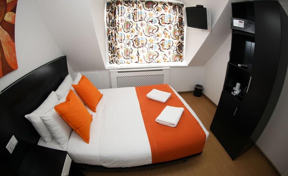 Heathrow Inn Double Room, Ensuite