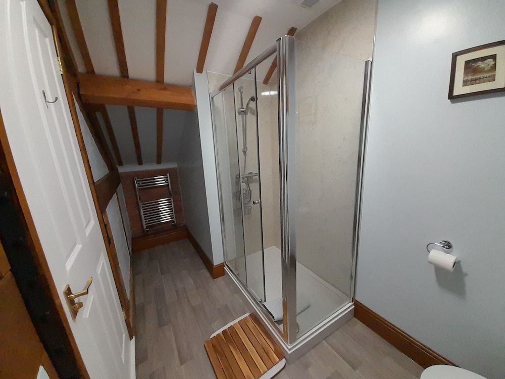 The Dolfor Inn Double Room (Room 4) 6