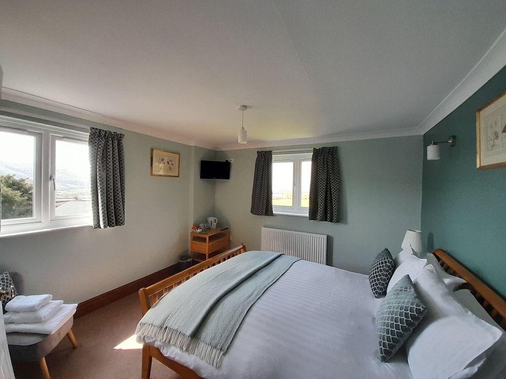 The Dolfor Inn Double Room (Room 2) 3