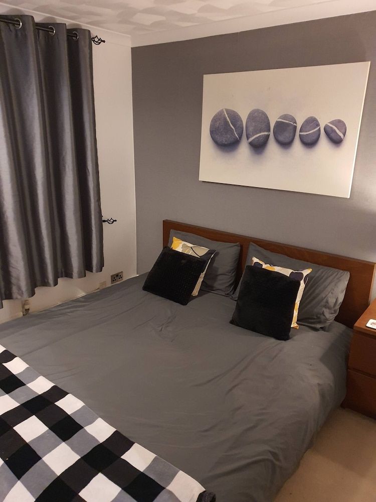 House, 3 Bedrooms, Garden View