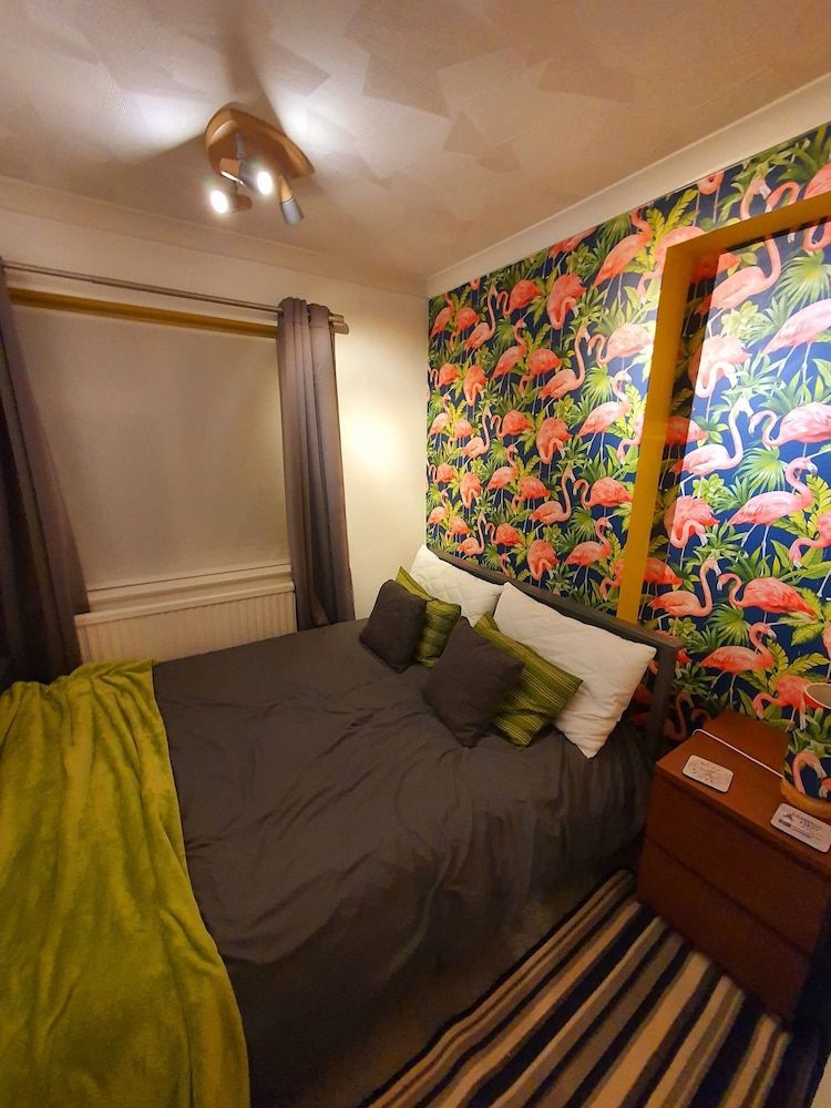 House, 3 Bedrooms, Garden View