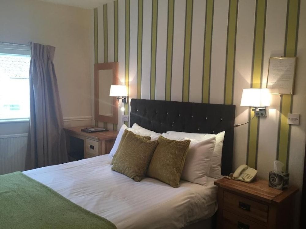 The Park Hotel, Sure Hotel Collection by Best Western Standard Room, 1 King Bed, Non Smoking 2