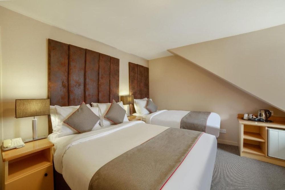 Highland Aberdeen City Centre Deluxe Triple Room, 1 Double Bed 3