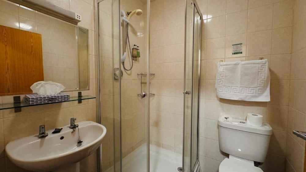 Highland Aberdeen City Centre Deluxe Triple Room, 1 Double Bed 5