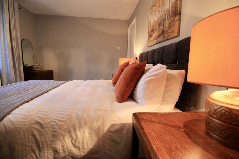 Family Room (Room 1)