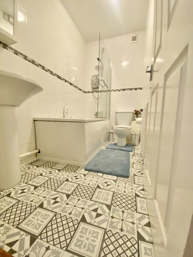 House Near Cardiff City Centre House 18