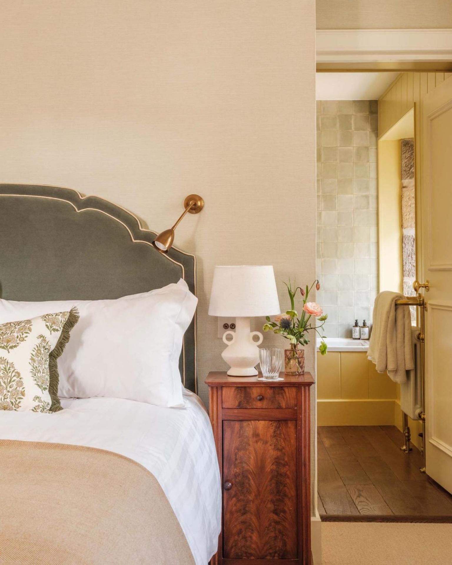 Fortingall King Room 2