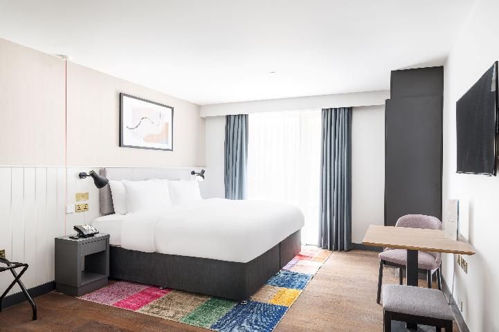 1 King Studio Suite with Bathtub
