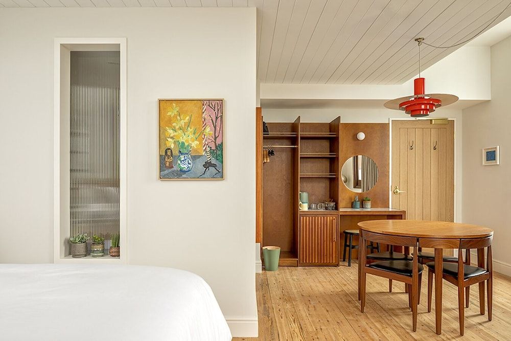 Fort Road Hotel Luxury Room 2