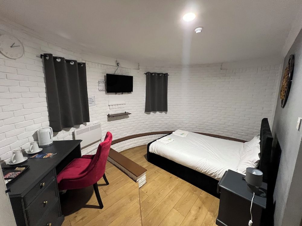 OYO Stay Inn Express