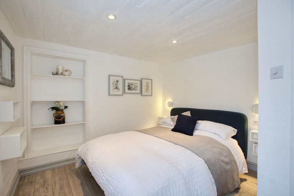 House (1 Bedroom)