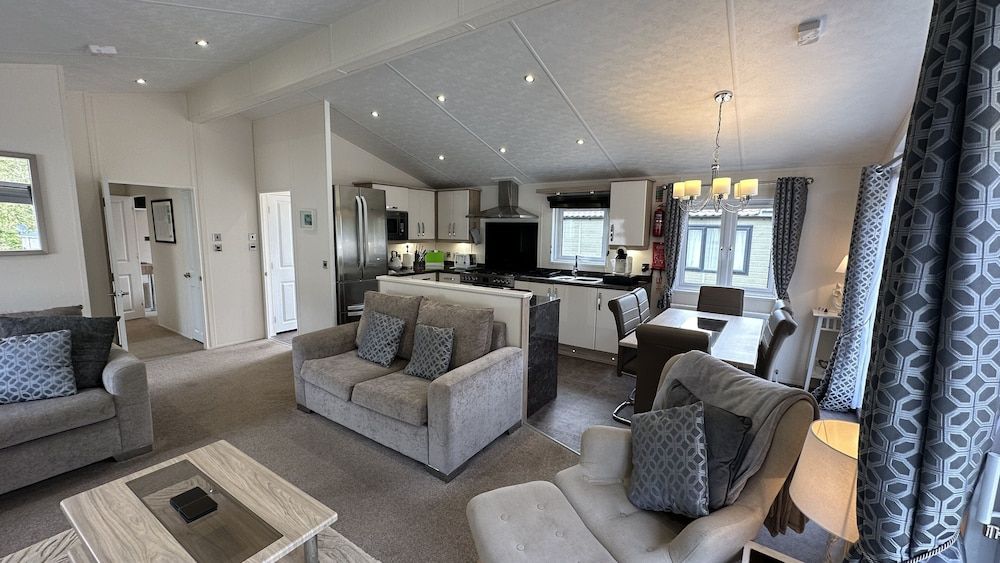 Escape Holidays Limited Luxury Mobile Home 11