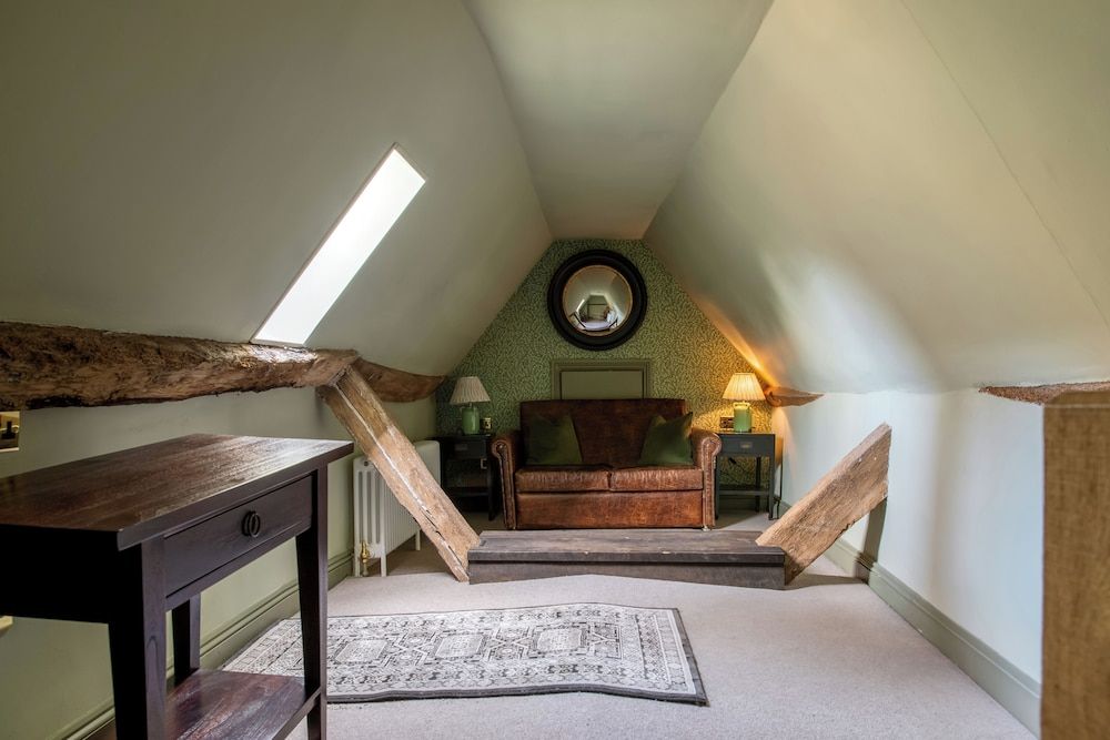 The Crown Inn Deluxe Double Room 10