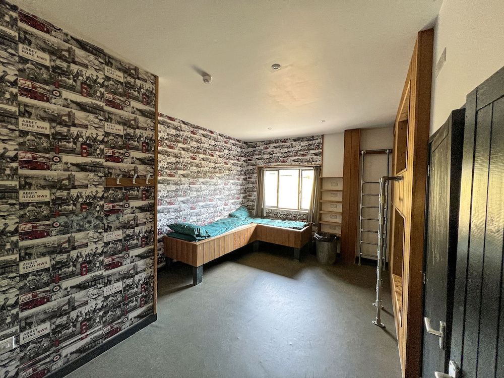 Room (Family Bunk Room)