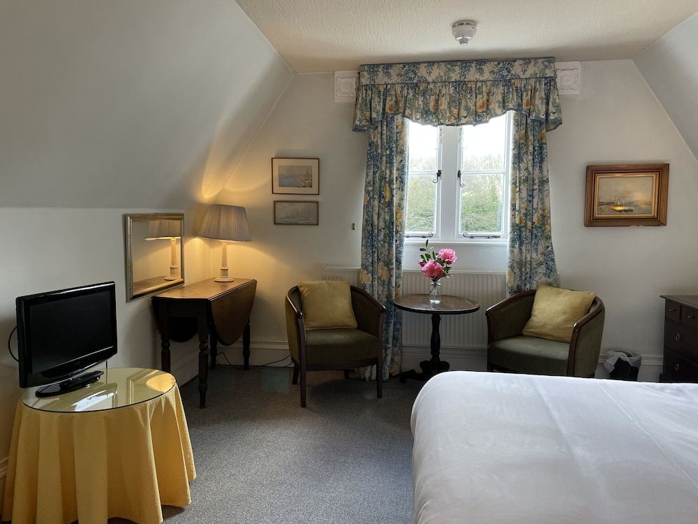 Langrish House Standard Double Room, Ensuite (2nd Floor) 9