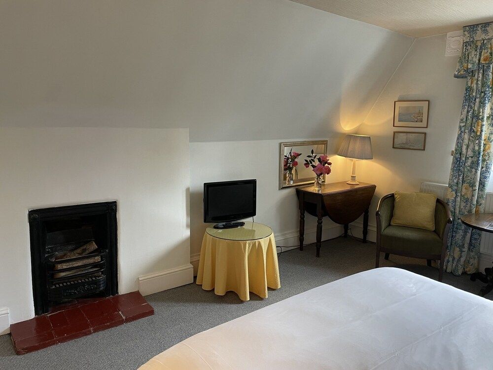 Langrish House Standard Double Room, Ensuite (2nd Floor) 4