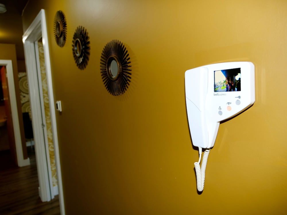 Ultra Deluxe Versace Apartment Near Sheffield Apartment 5