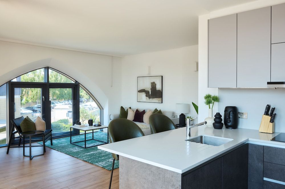 3-bedrooms 3-bathrooms