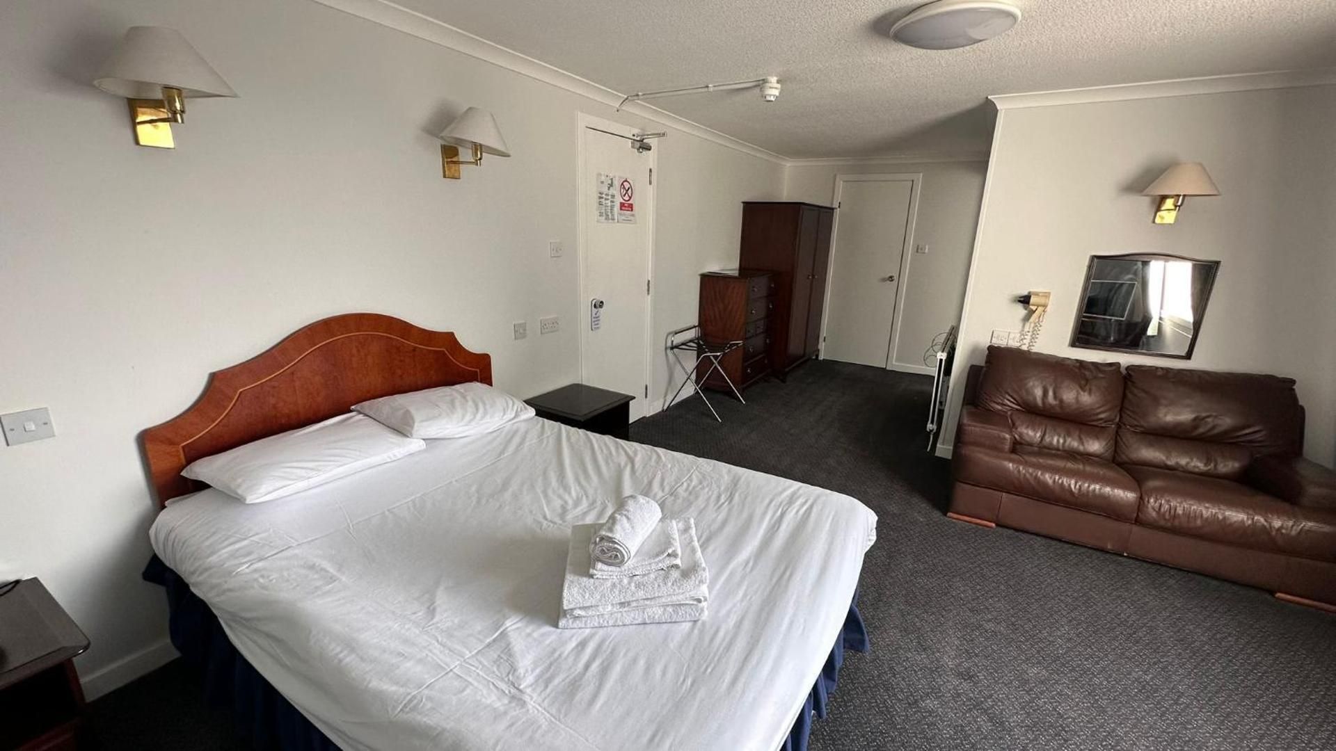 Double Room with Private Bathroom