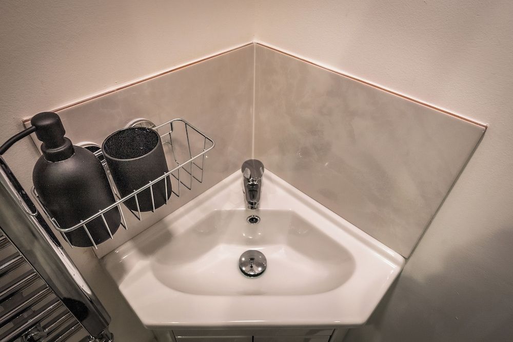 OYO Bellevue Apartments Middlesborough Deluxe Double Room, 1 Double Bed 8