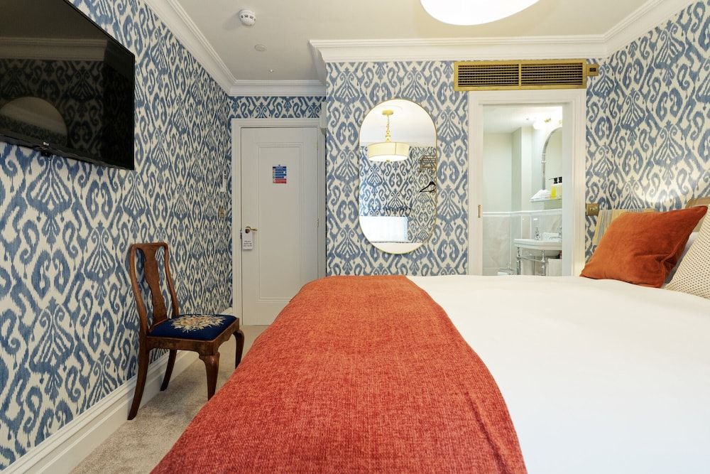 Old Town House by Ezestays Standard Room, 1 Queen Bed