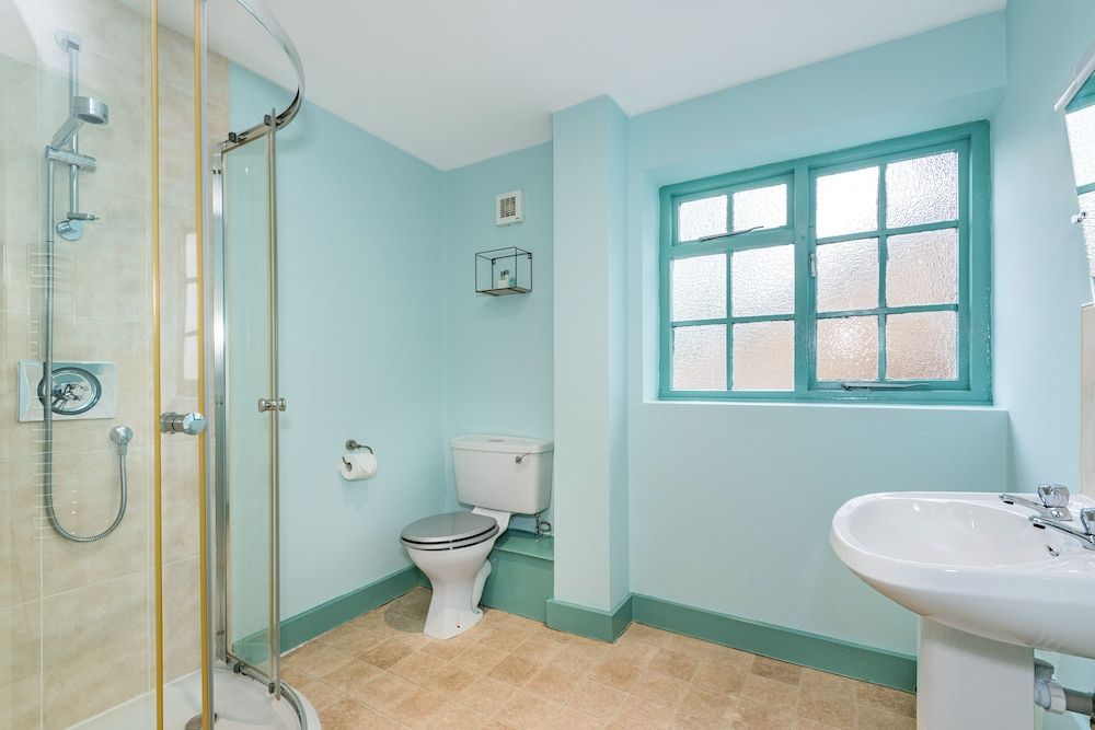 The Queens Superior Room 16