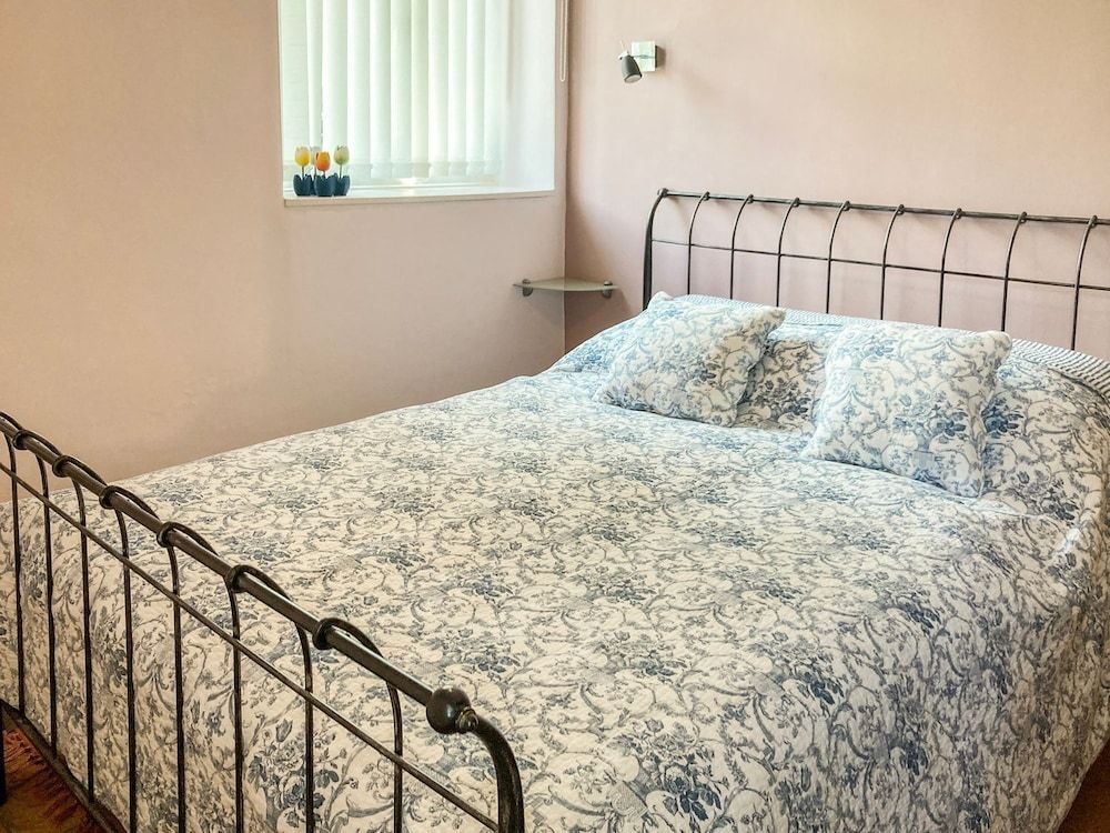 North Walk House Deluxe Studio, Ensuite, Sea View (Self Catering Garden)