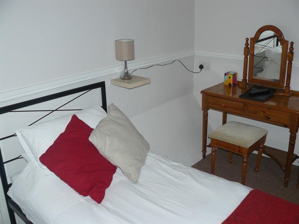 Single room-Private Bathroom-separate Bath and Toilet