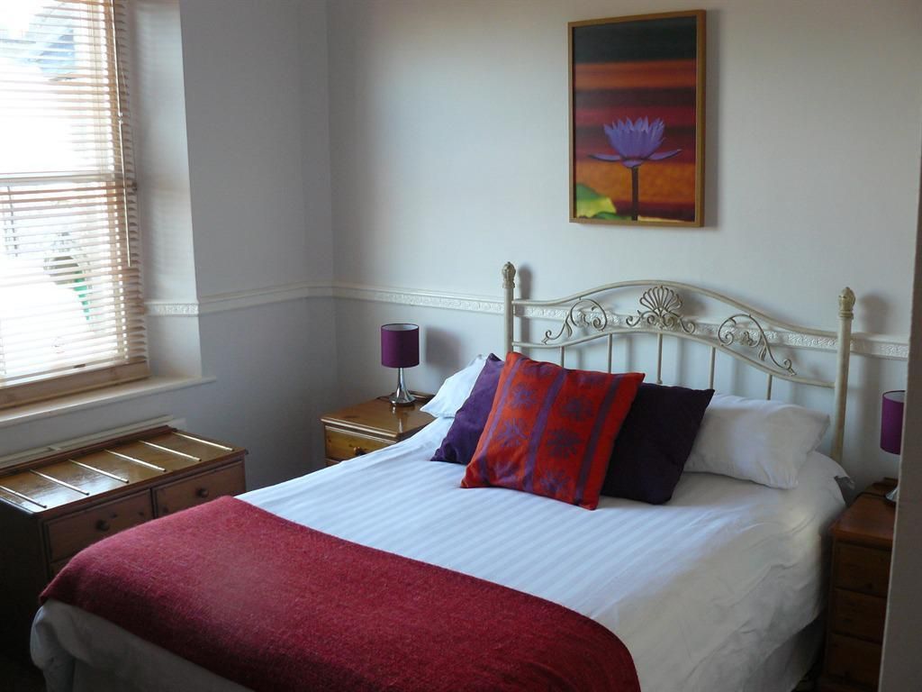 double room-ensuite with shower