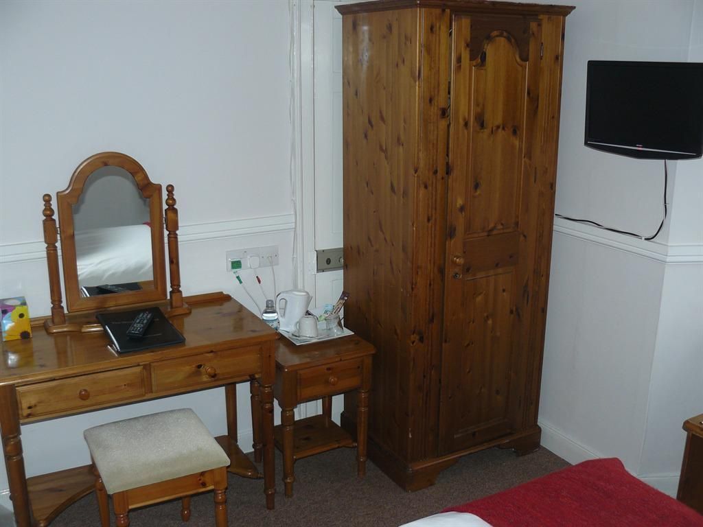 Single room-Private Bathroom-separate Bath and Toilet