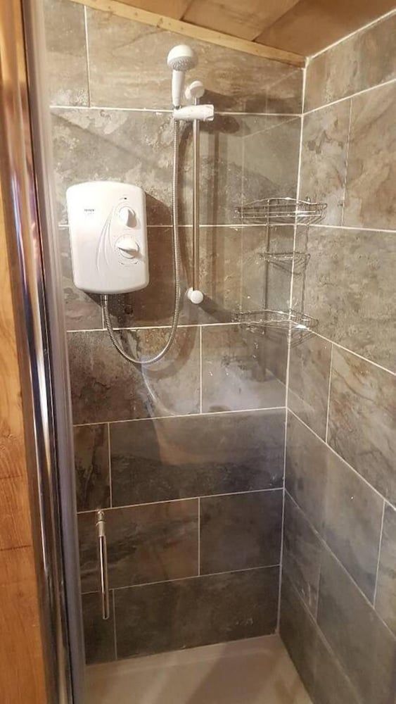 Charming 2-bed Cabin in Sutton Coldfield House 5