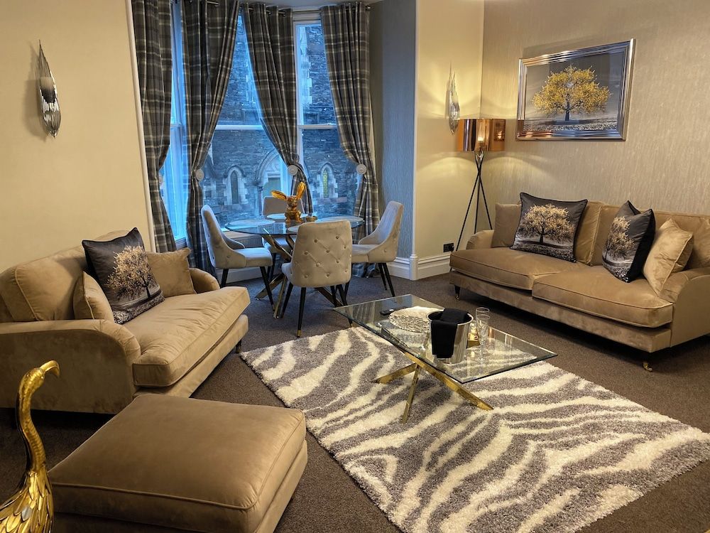 Luxury Apartment, Multiple Beds