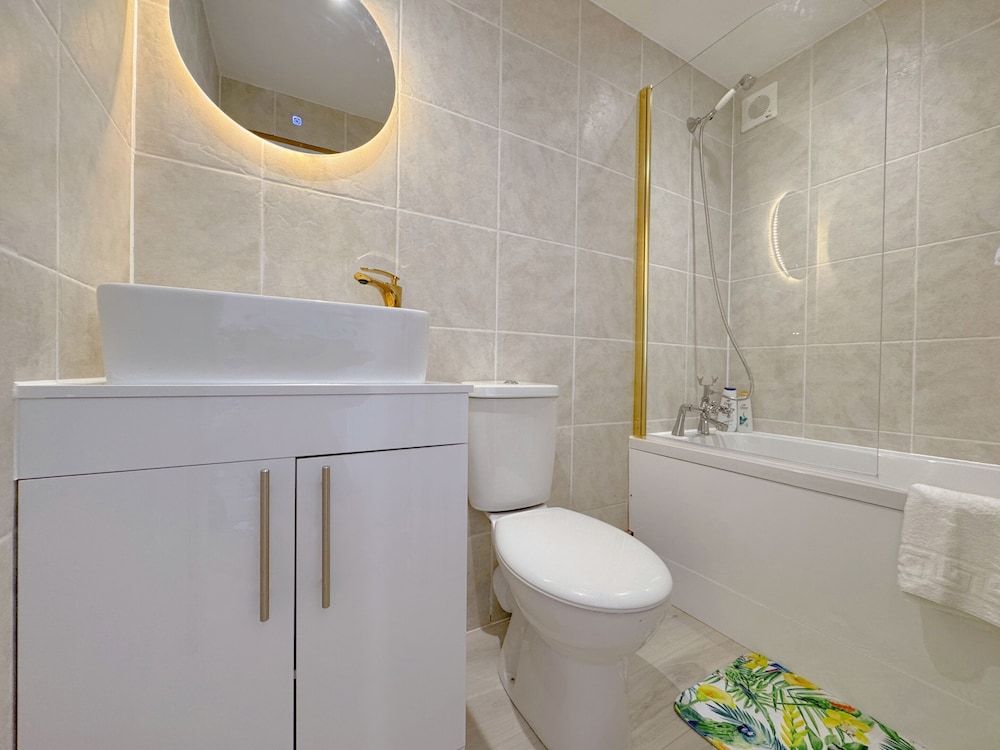 The Evergreen hotel Apartment, Ensuite 7