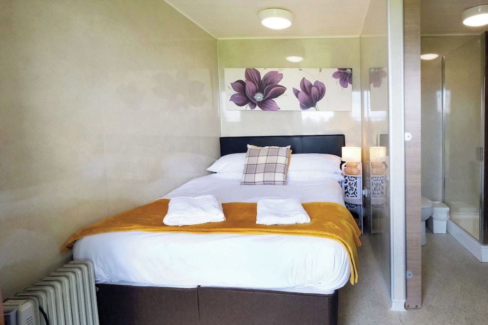 Standard Chalet