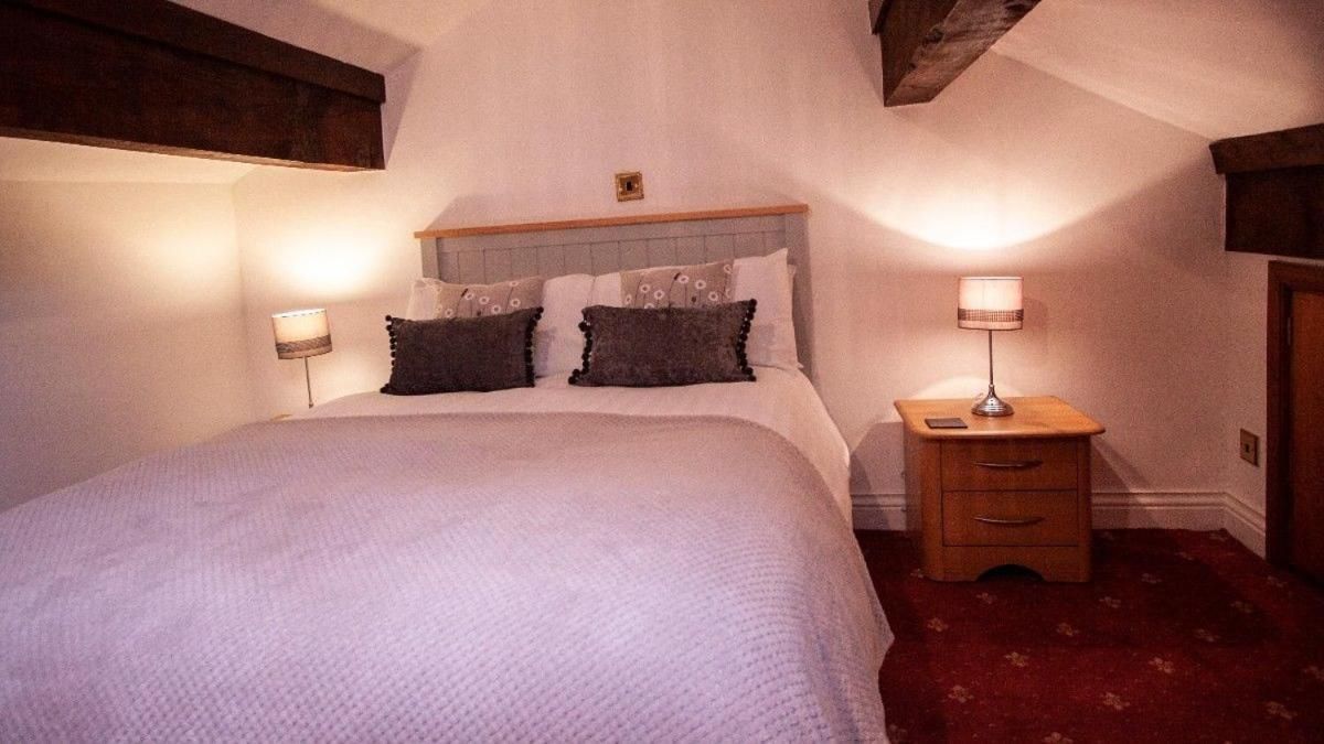 Leeming Wells Guest House One-Bedroom Suite