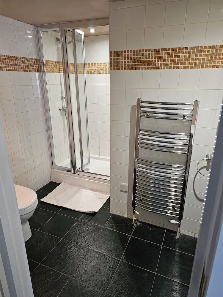 The Barleycorn Deluxe Twin Room 2