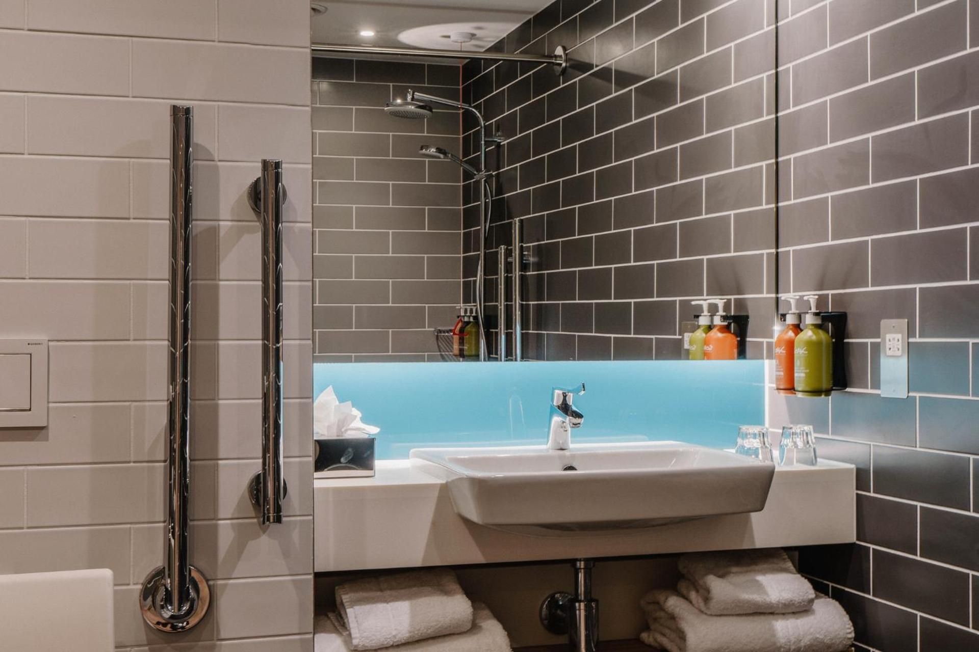 Standard Room with Free Hot Breakfast