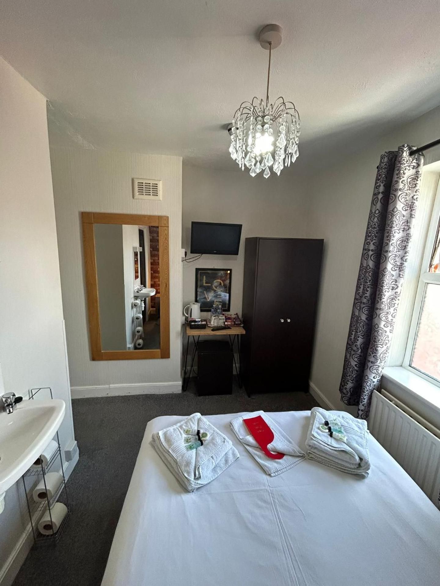 The Lyndhurst Guest house Small Double Room 3