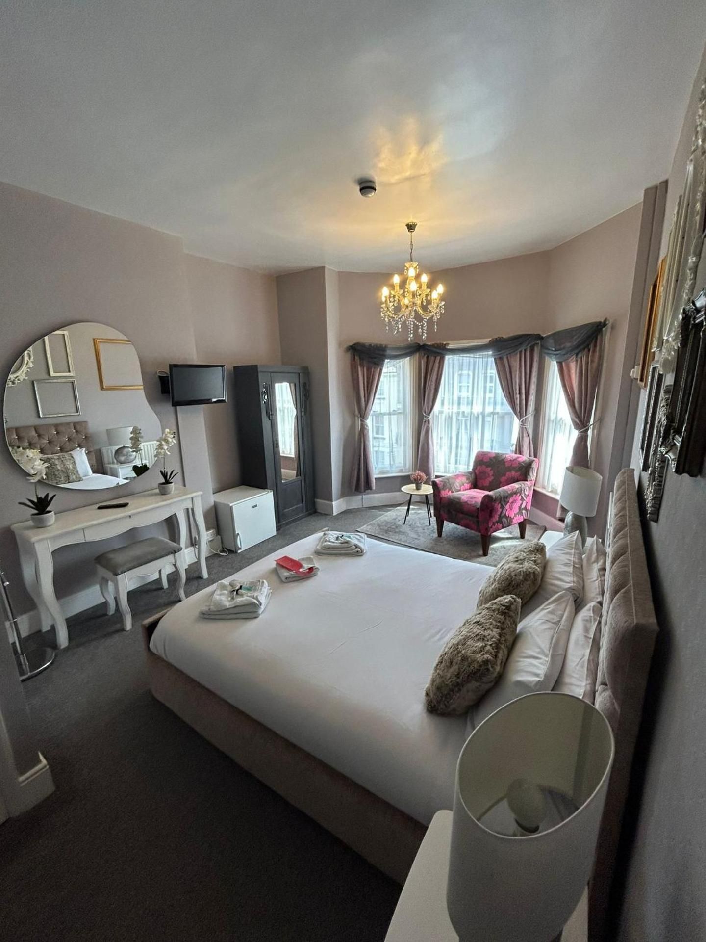 The Lyndhurst Guest house Deluxe Double Room with Sea View
