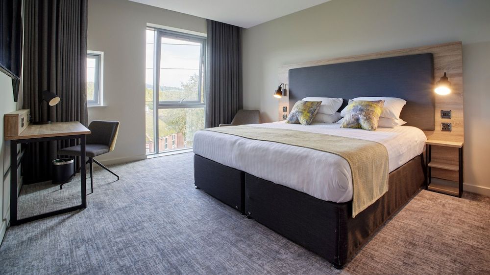 Tŷ Newport Standard Double Room