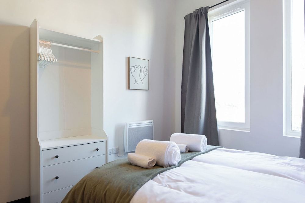 Kings Building- 2 Bed & Bathroom Flats Premium Apartment 8