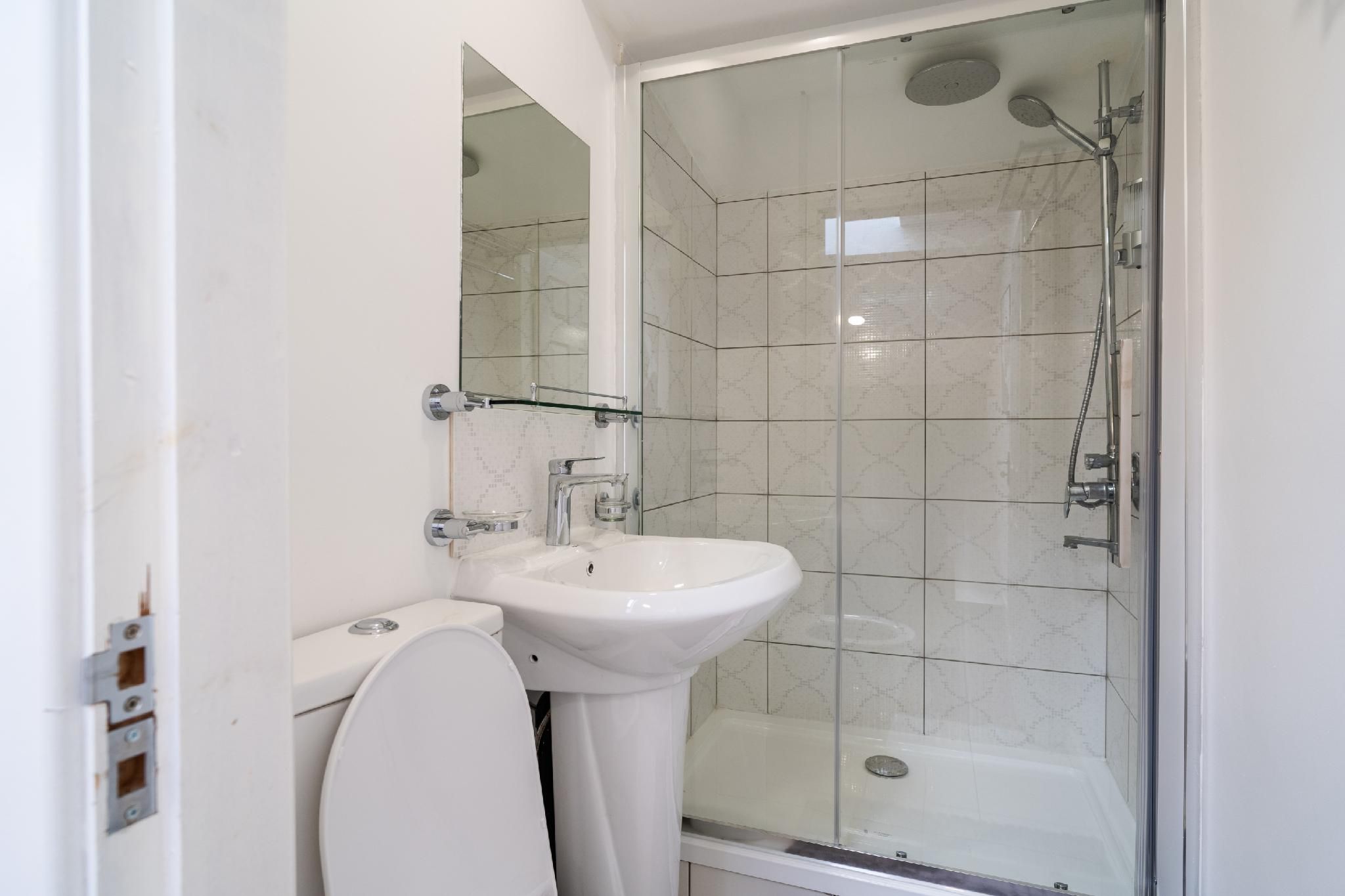 Innovation House Deluxe-Suite-Private Bathroom-Second floor 3