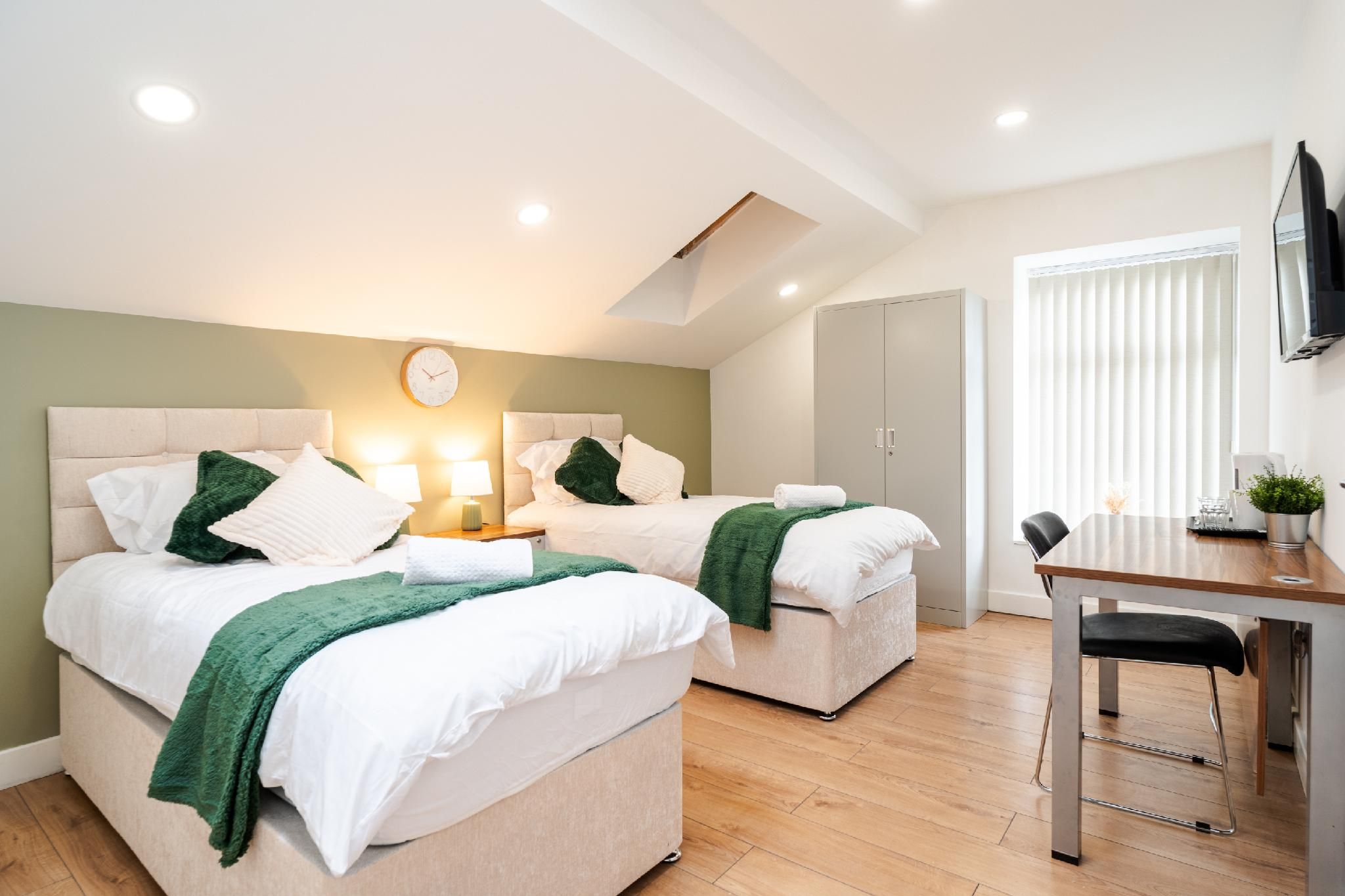 Innovation House Deluxe-Suite-Private Bathroom-Second floor