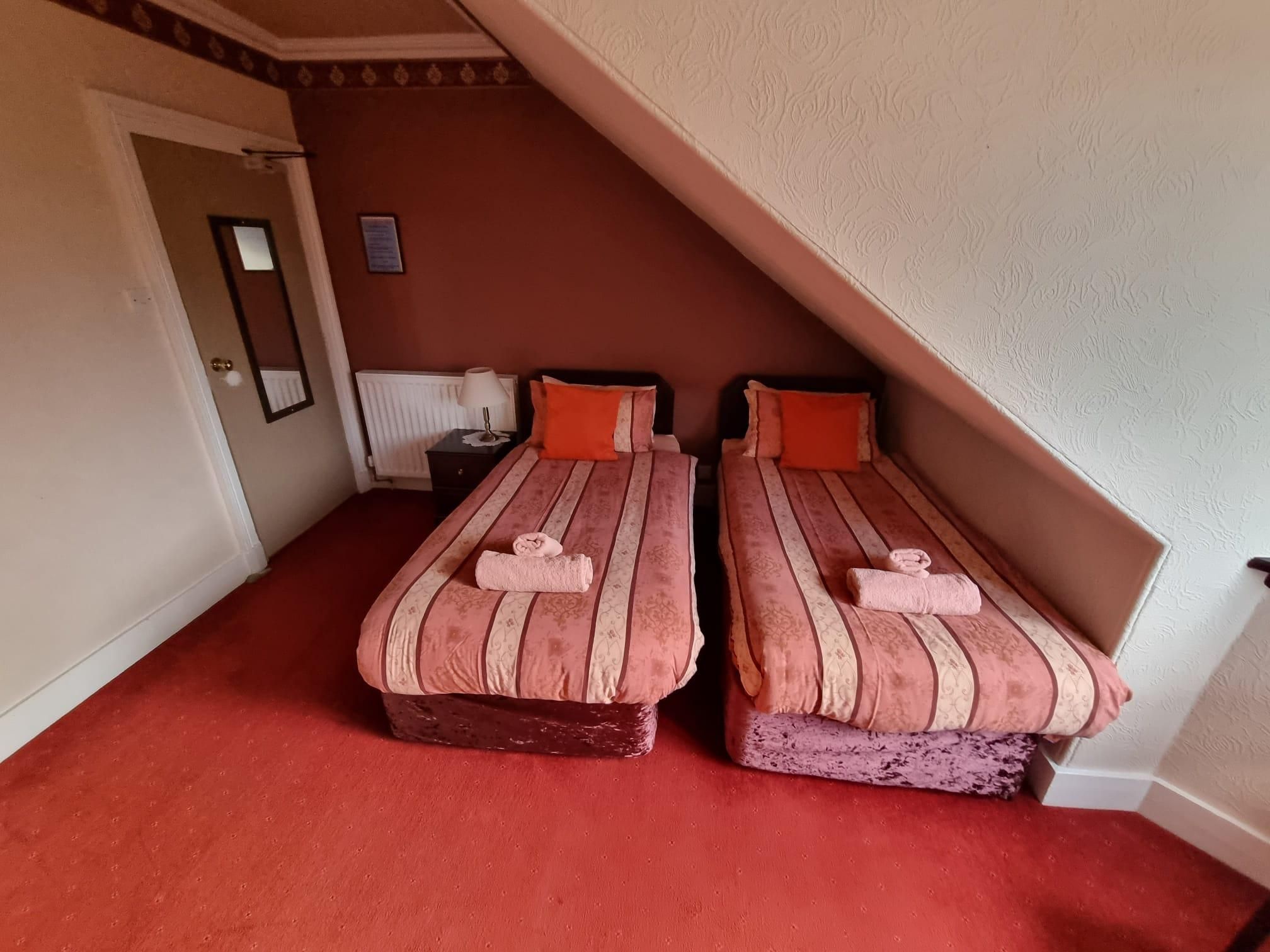 Standard Twin Room